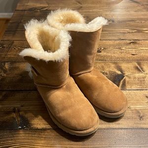 UGG Boot Bailey Button Size 7
